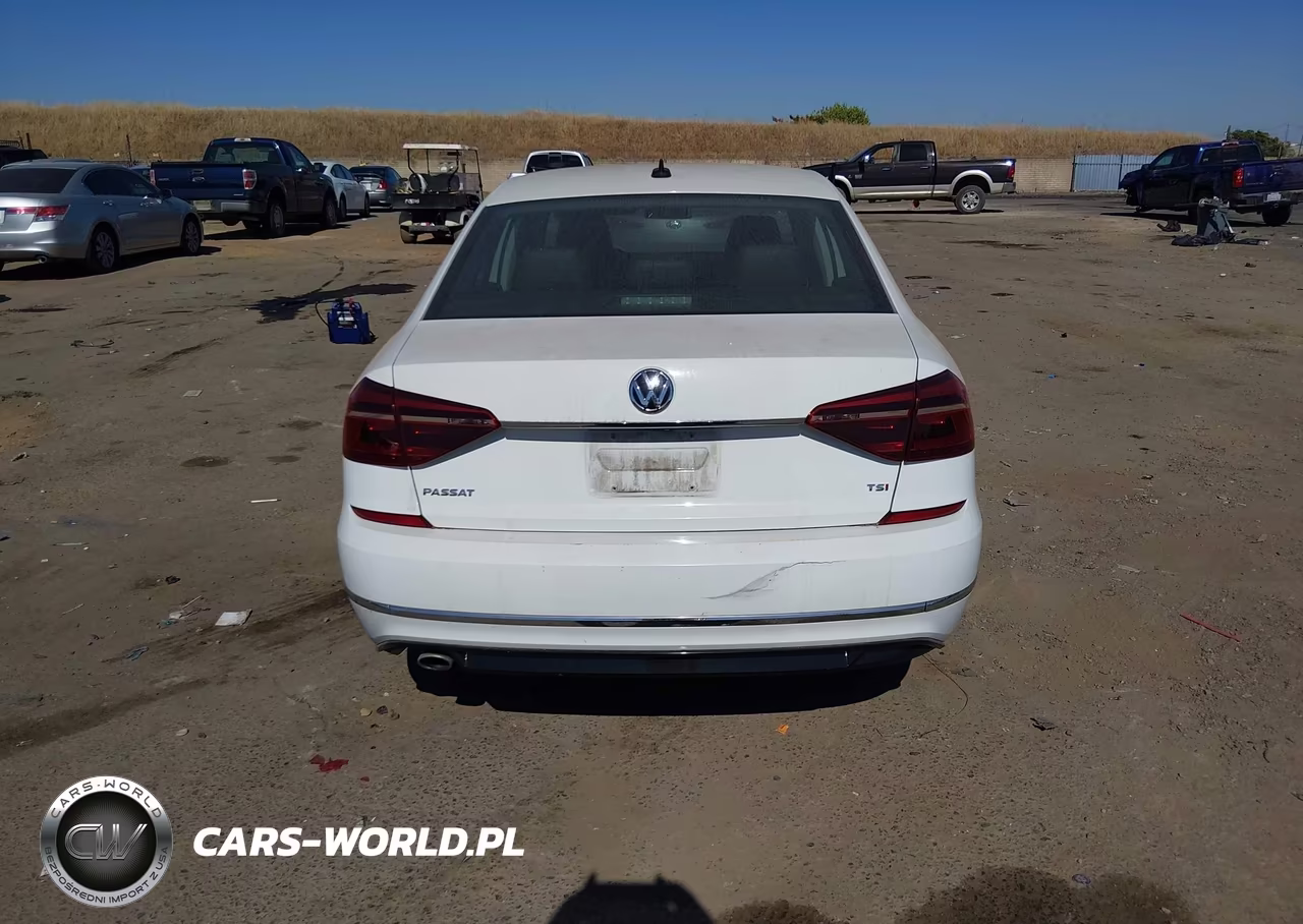 2017 Volkswagen Passat 1.8T R-Line VIN:1VWDT7A33HC056824 - 16