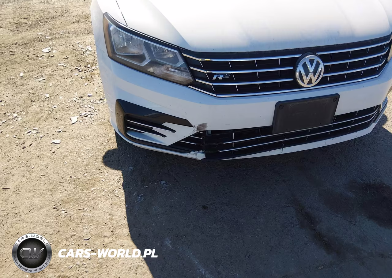 2017 Volkswagen Passat 1.8T R-Line VIN:1VWDT7A33HC056824 - 6