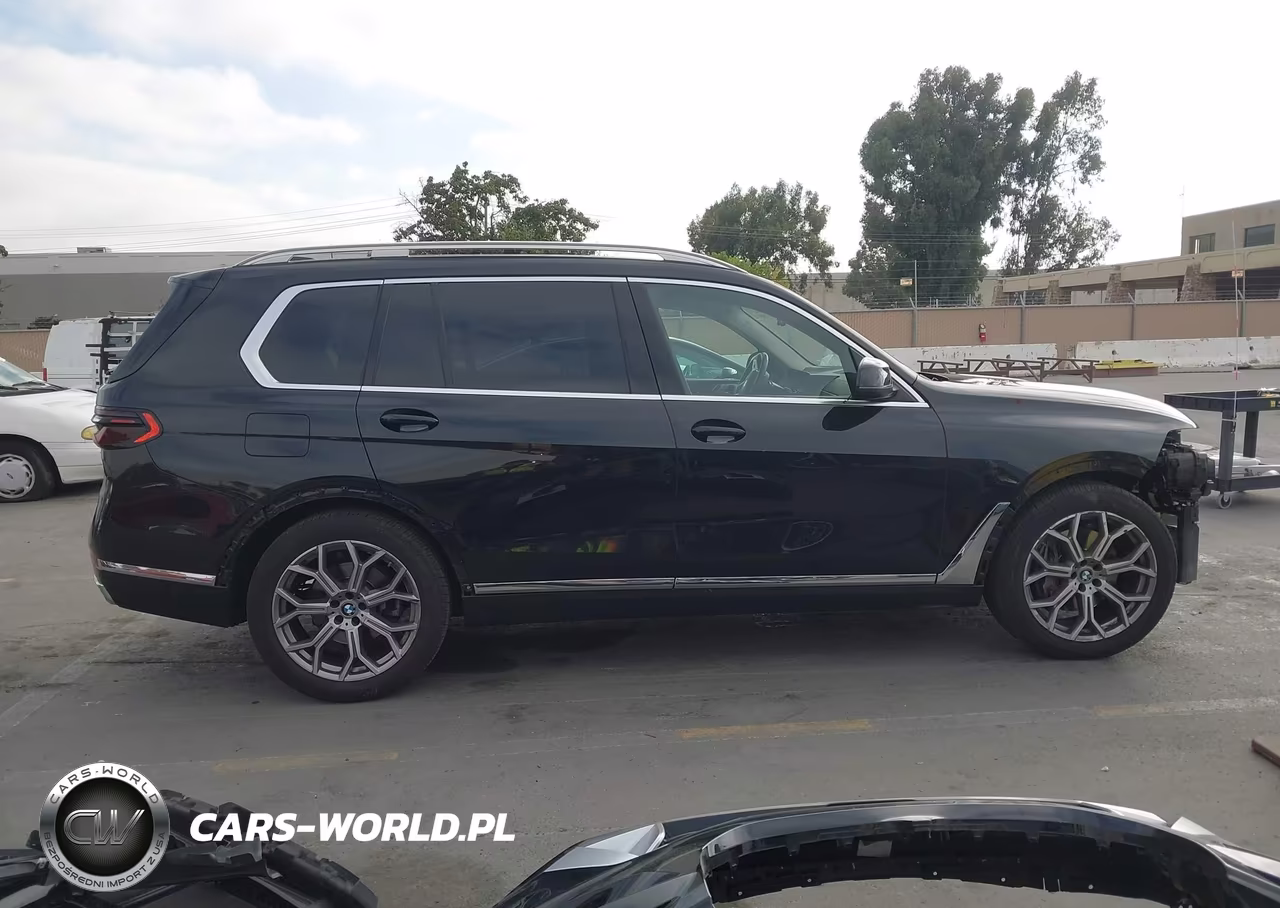 2025 BMW X7 xDrive40I VIN:5UX23EM00S9W39225 - 14