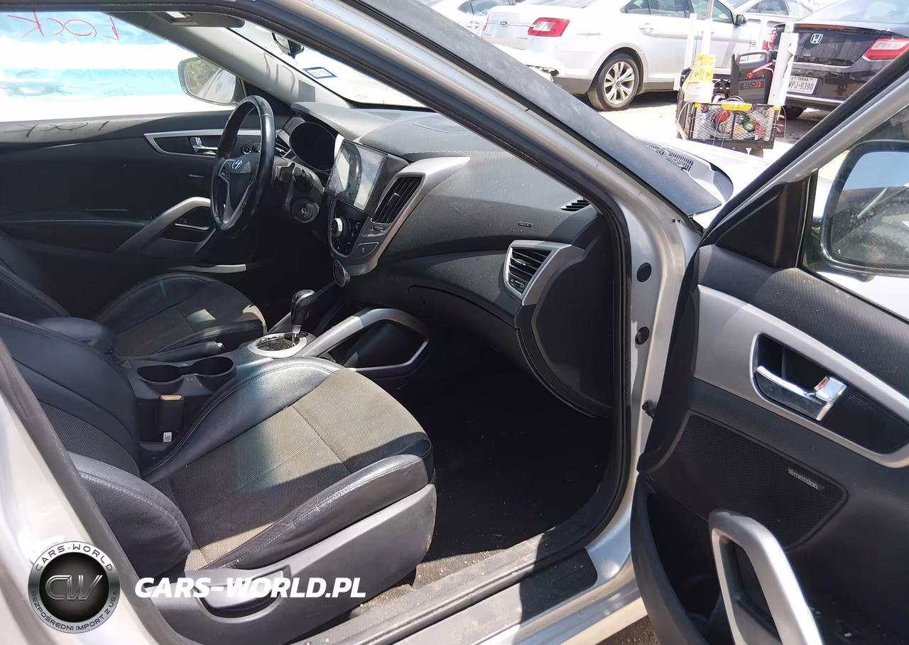 2015 Hyundai Veloster VIN:KMHTC6AD1FU233889 - 5
