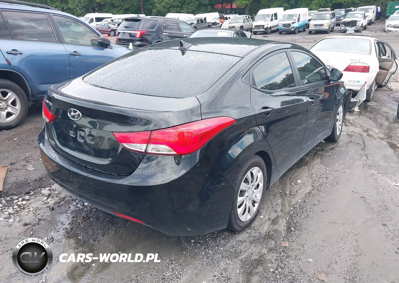 2011 Hyundai Elantra Gls VIN:5NPDH4AE7BH030324 - 4