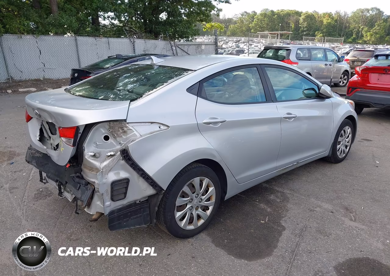2013 Hyundai Elantra Gls VIN:KMHDH4AE7DU626070 - 4