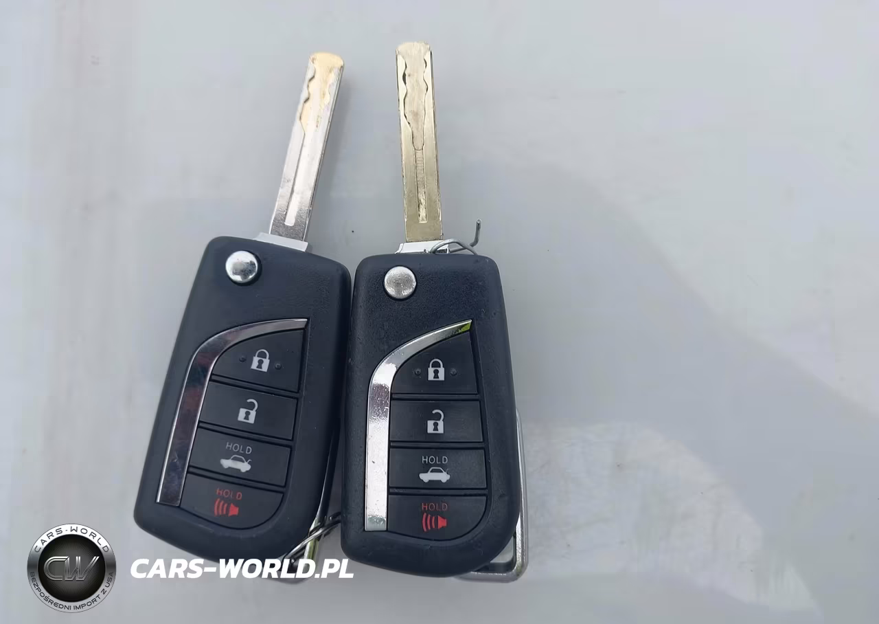 2018 Toyota Camry Le VIN:4T1B11HK1JU029577 - 11