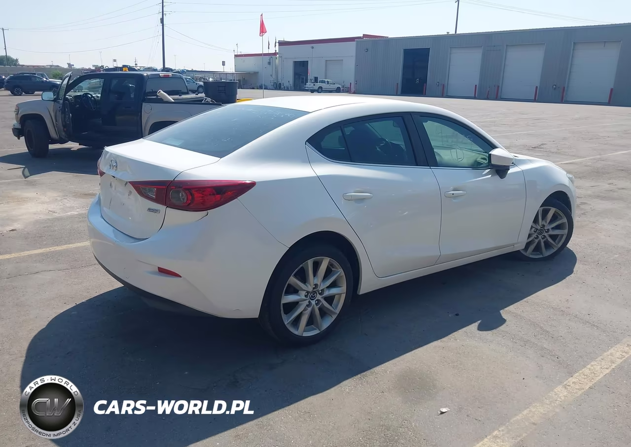 2017 Mazda Mazda3 Touring VIN:3MZBN1V78HM122519 - 4
