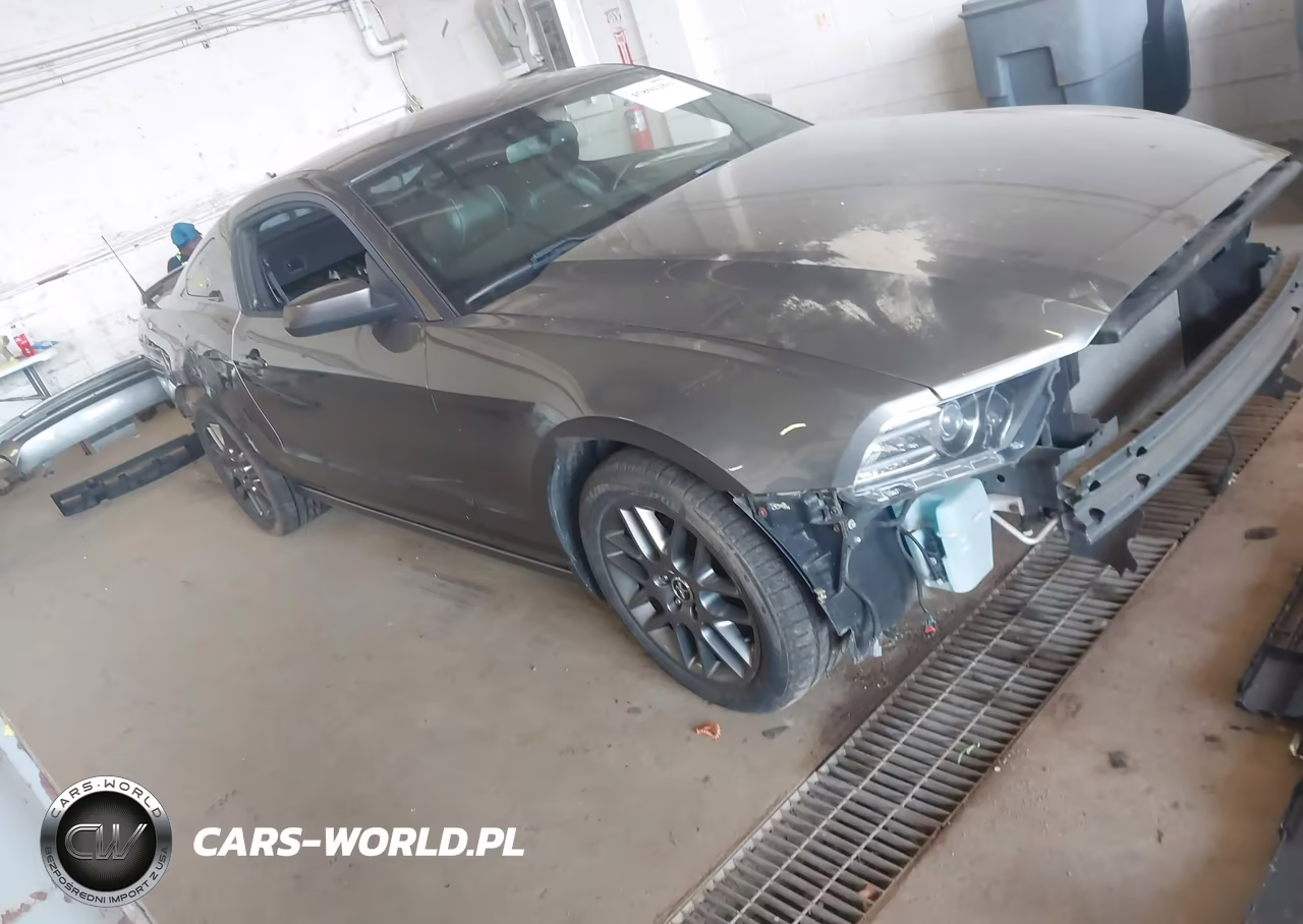 2013 Ford Mustang V6 Premium – zdjęcie 1 z 16