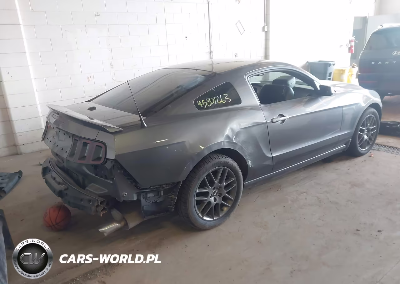 2013 Ford Mustang V6 Premium VIN:1ZVBP8AM0D5225092 - 4