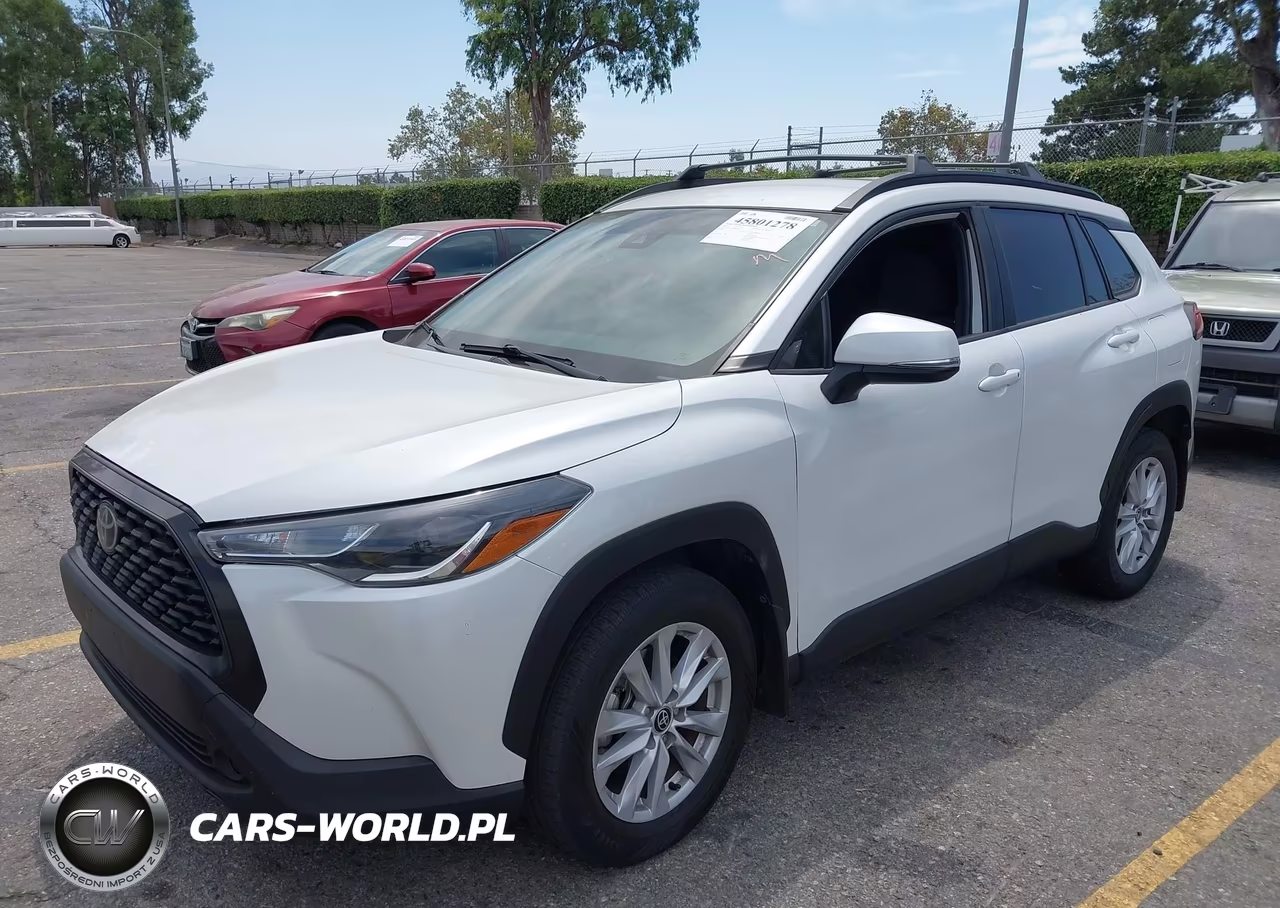 2022 Toyota Corolla Cross Le VIN:7MUCAABG9NV032000 - 2