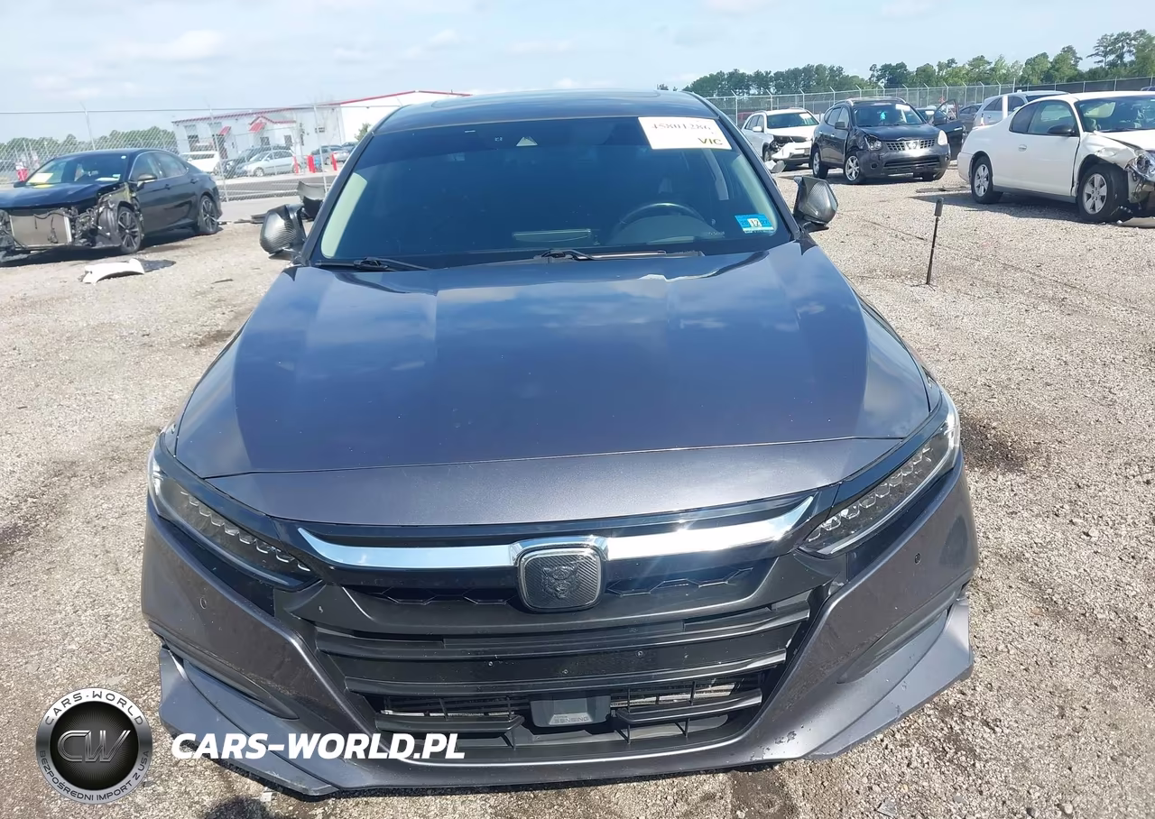 2018 Honda Accord Touring VIN:1HGCV1F92JA105808 - 13