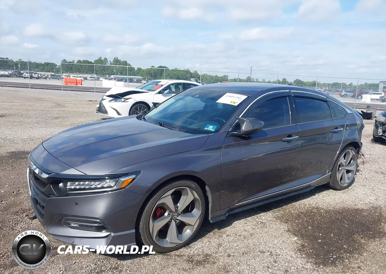 2018 Honda Accord Touring VIN:1HGCV1F92JA105808 - 2