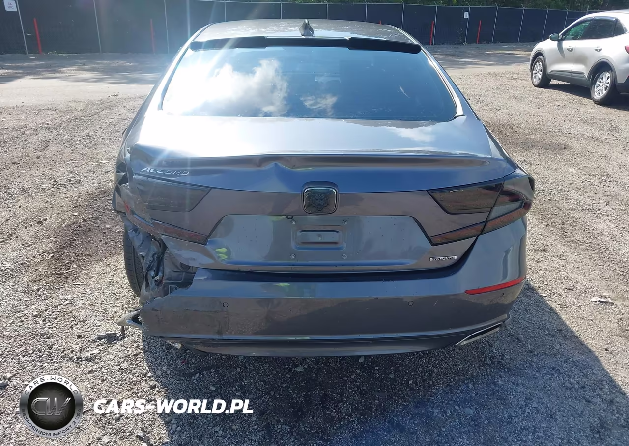 2018 Honda Accord Touring VIN:1HGCV1F92JA105808 - 6