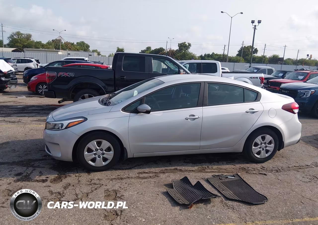 2017 Kia Forte Lx VIN:3KPFK4A74HE160120 - 14