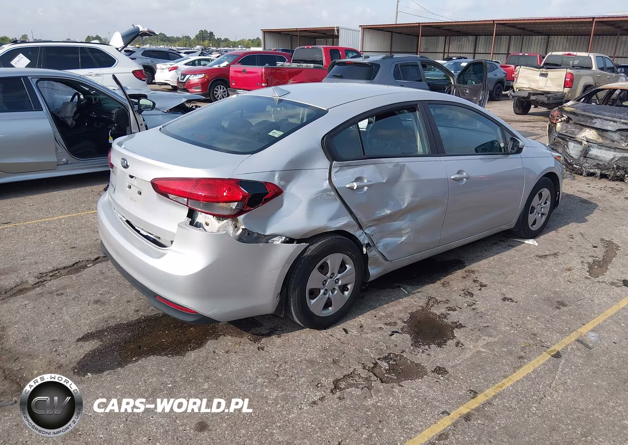 2017 Kia Forte Lx VIN:3KPFK4A74HE160120 - 4