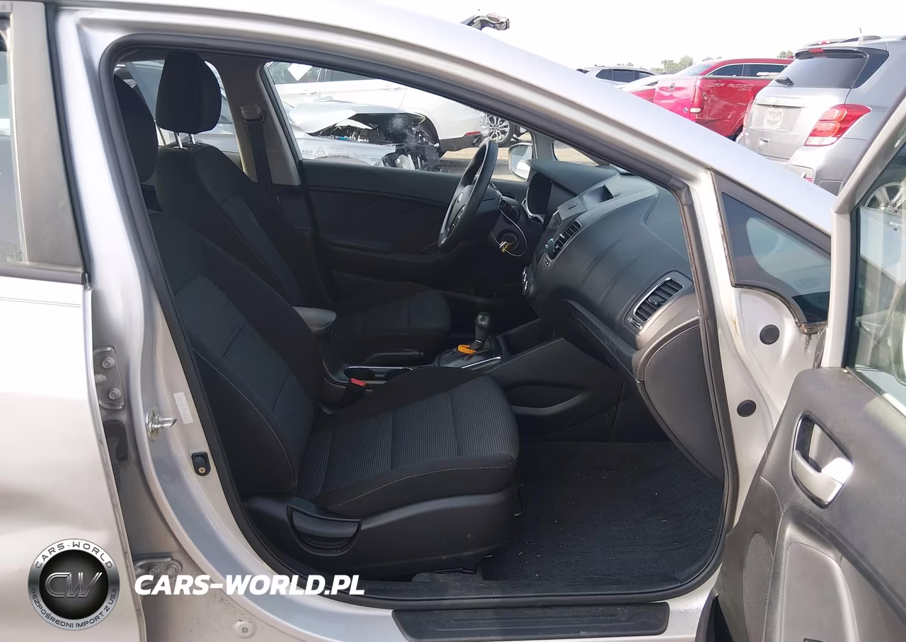 2017 Kia Forte Lx VIN:3KPFK4A74HE160120 - 5