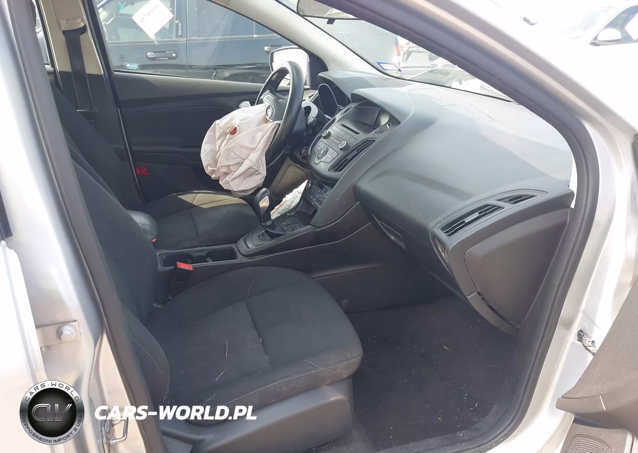 2017 Ford Focus Se VIN:1FADP3FE3HL284094 - 5