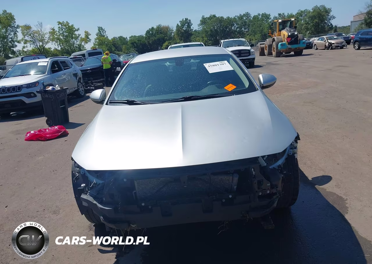 2018 Buick Regal Sportback Essence VIN:W04GP6SX4J1077919 - 13