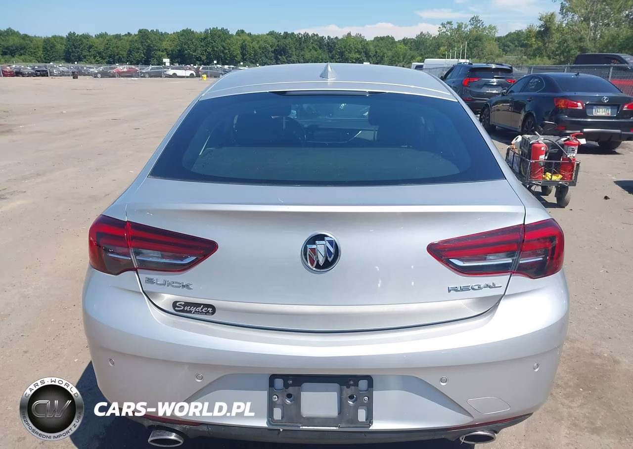2018 Buick Regal Sportback Essence VIN:W04GP6SX4J1077919 - 17