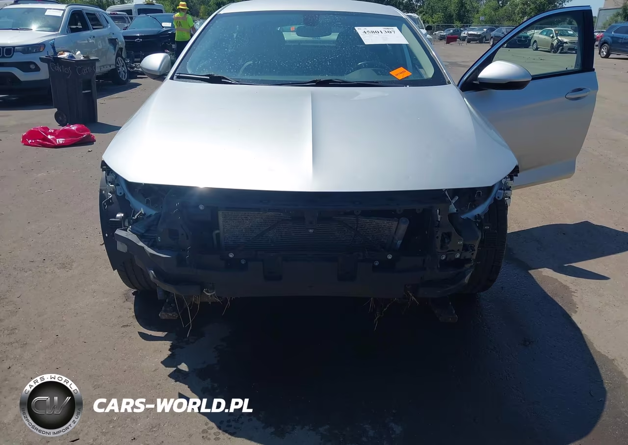 2018 Buick Regal Sportback Essence VIN:W04GP6SX4J1077919 - 6