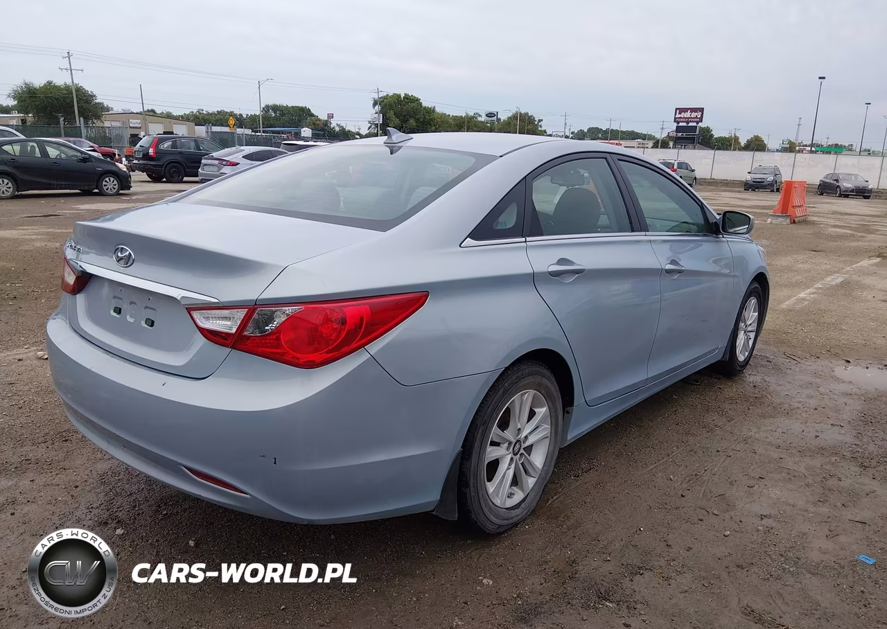2012 Hyundai Sonata Gls VIN:5NPEB4AC2CH363830 - 4