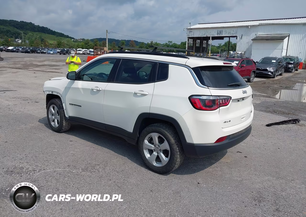 2020 Jeep Compass Latitude 4X4 VIN:3C4NJDBB8LT159879 - 3
