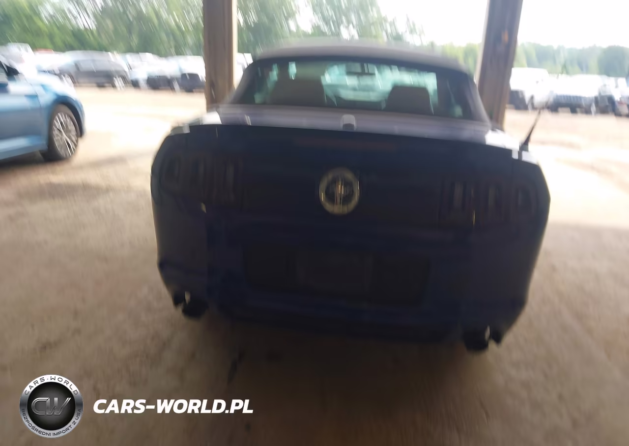 2013 Ford Mustang V6 Premium VIN:1ZVBP8EM3D5243760 - 16