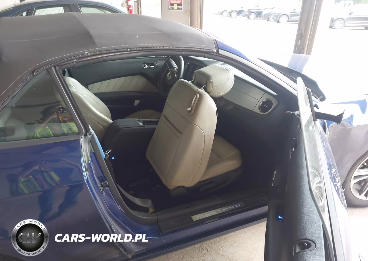 2013 Ford Mustang V6 Premium VIN:1ZVBP8EM3D5243760 - 5