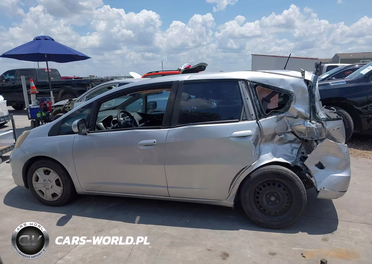 2013 Honda Fit VIN:JHMGE8H30DC058464 - 15