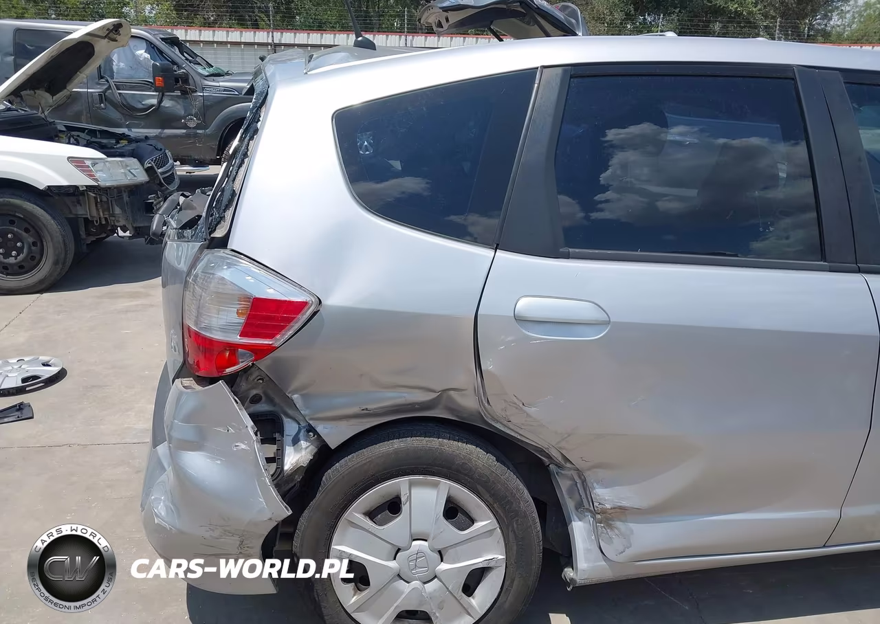 2013 Honda Fit VIN:JHMGE8H30DC058464 - 19