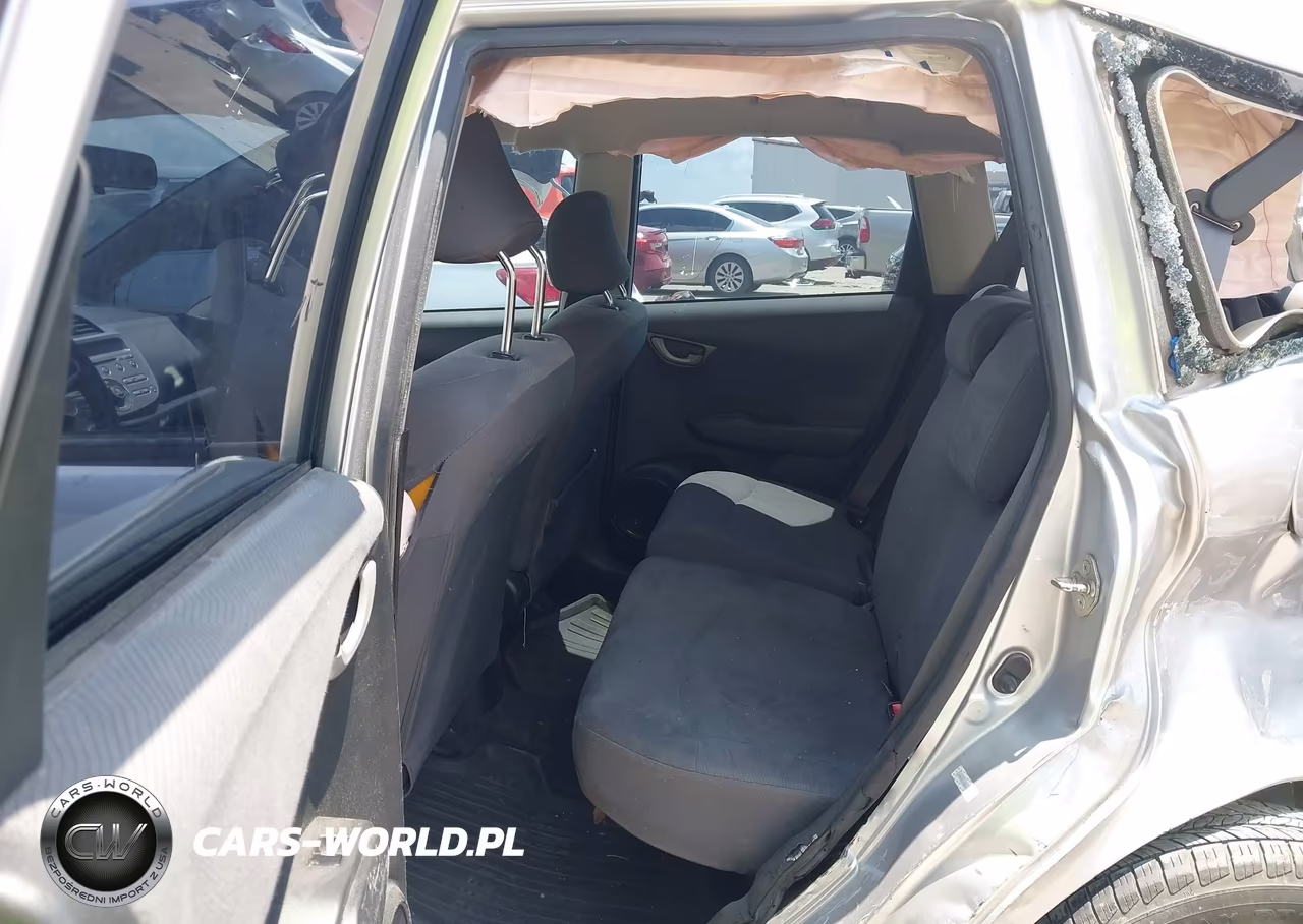 2013 Honda Fit VIN:JHMGE8H30DC058464 - 8