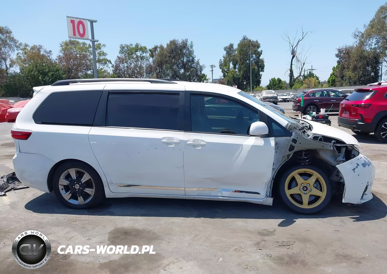 2015 Toyota Sienna Le 8 Passenger VIN:5TDKK3DC1FS573987 - 13