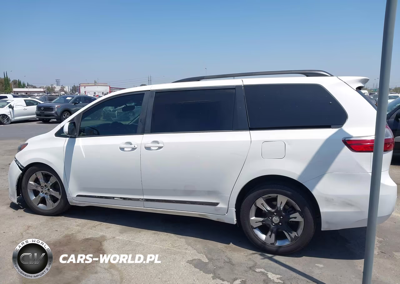 2015 Toyota Sienna Le 8 Passenger VIN:5TDKK3DC1FS573987 - 14