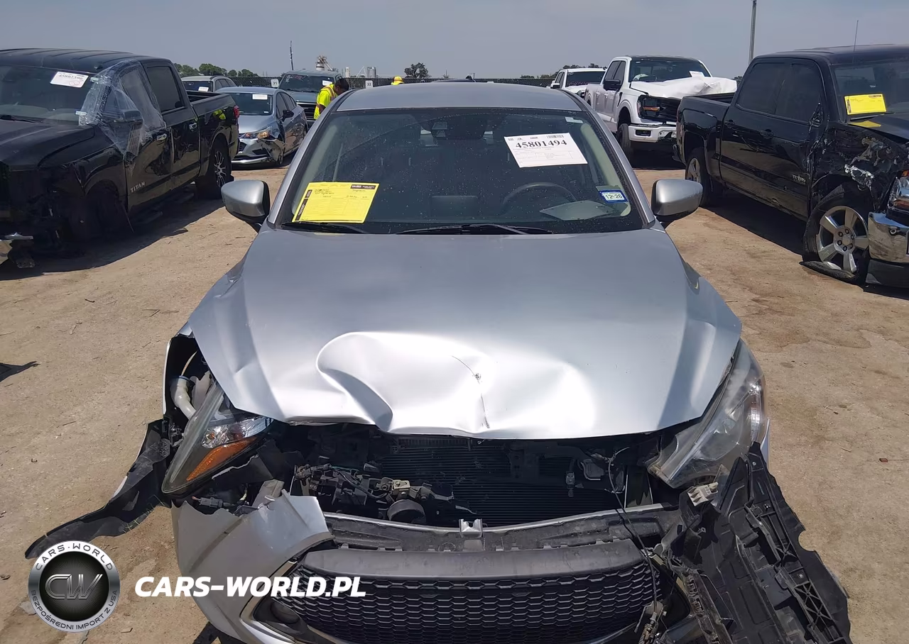 2019 Toyota Yaris Le VIN:3MYDLBYV2KY505293 - 12