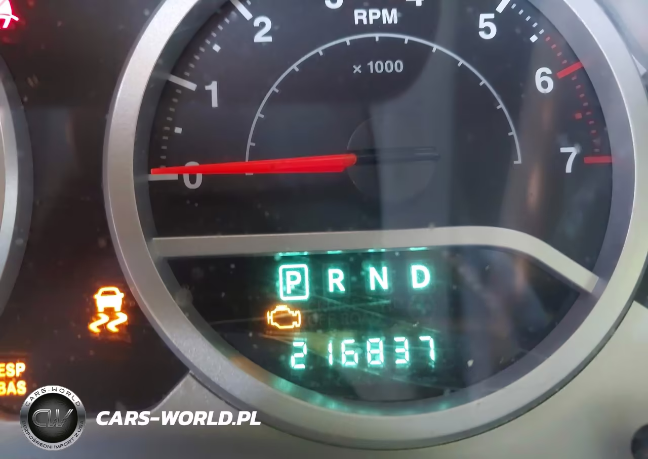 2007 Jeep Wrangler Unlimited Sahara VIN:1J4GA59157L155747 - 15