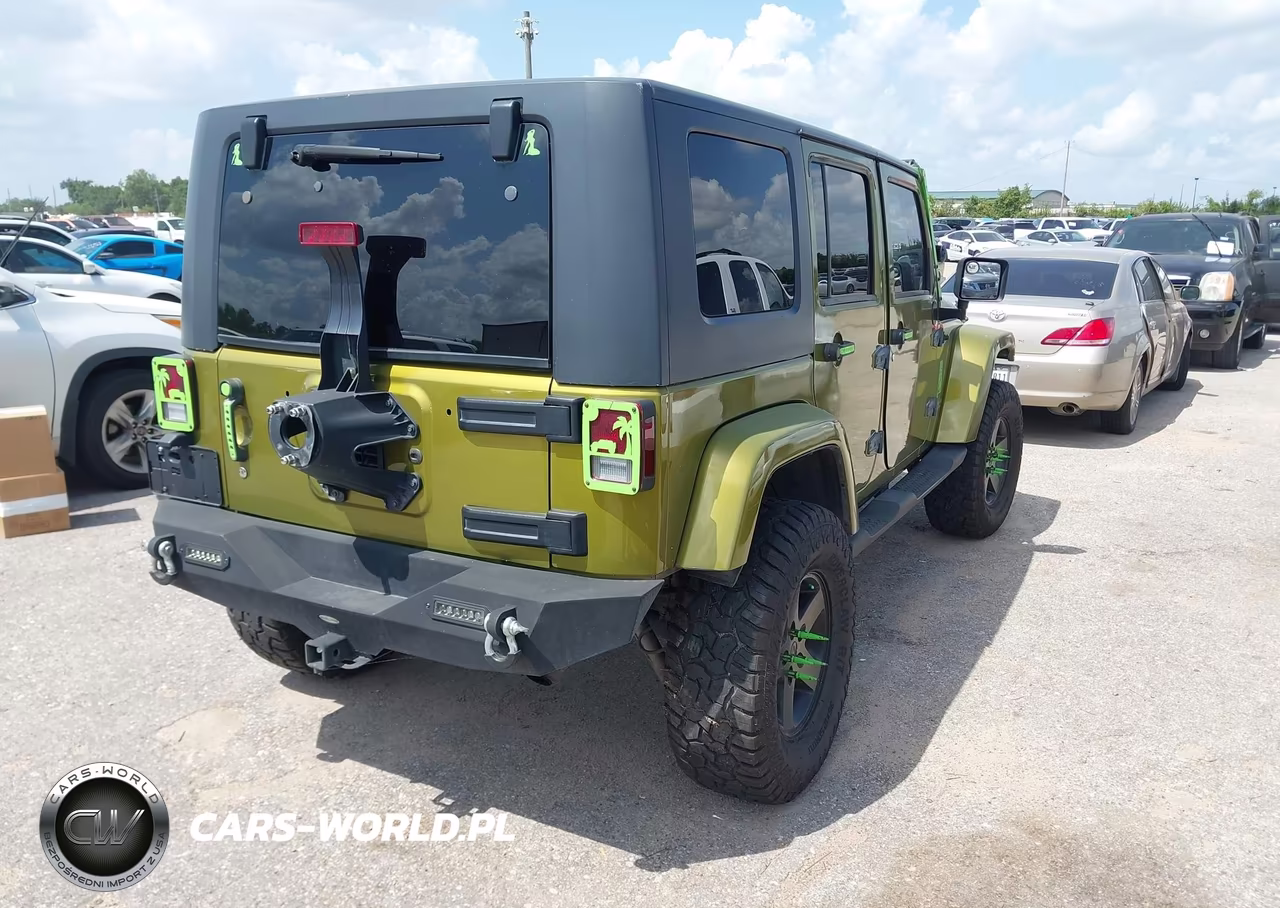 2007 Jeep Wrangler Unlimited Sahara VIN:1J4GA59157L155747 - 4