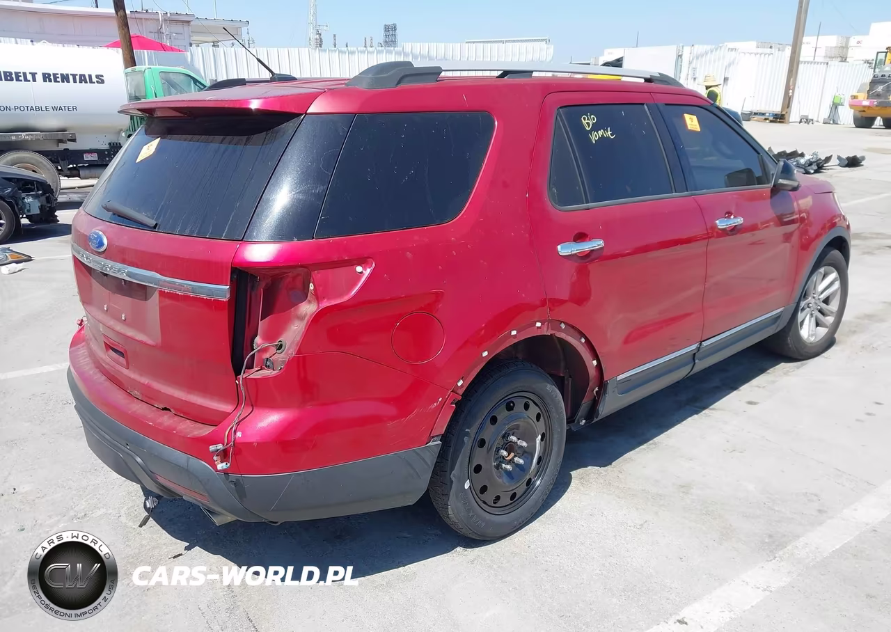 2011 Ford Explorer Xlt VIN:1FMHK7D8XBGA56815 - 4