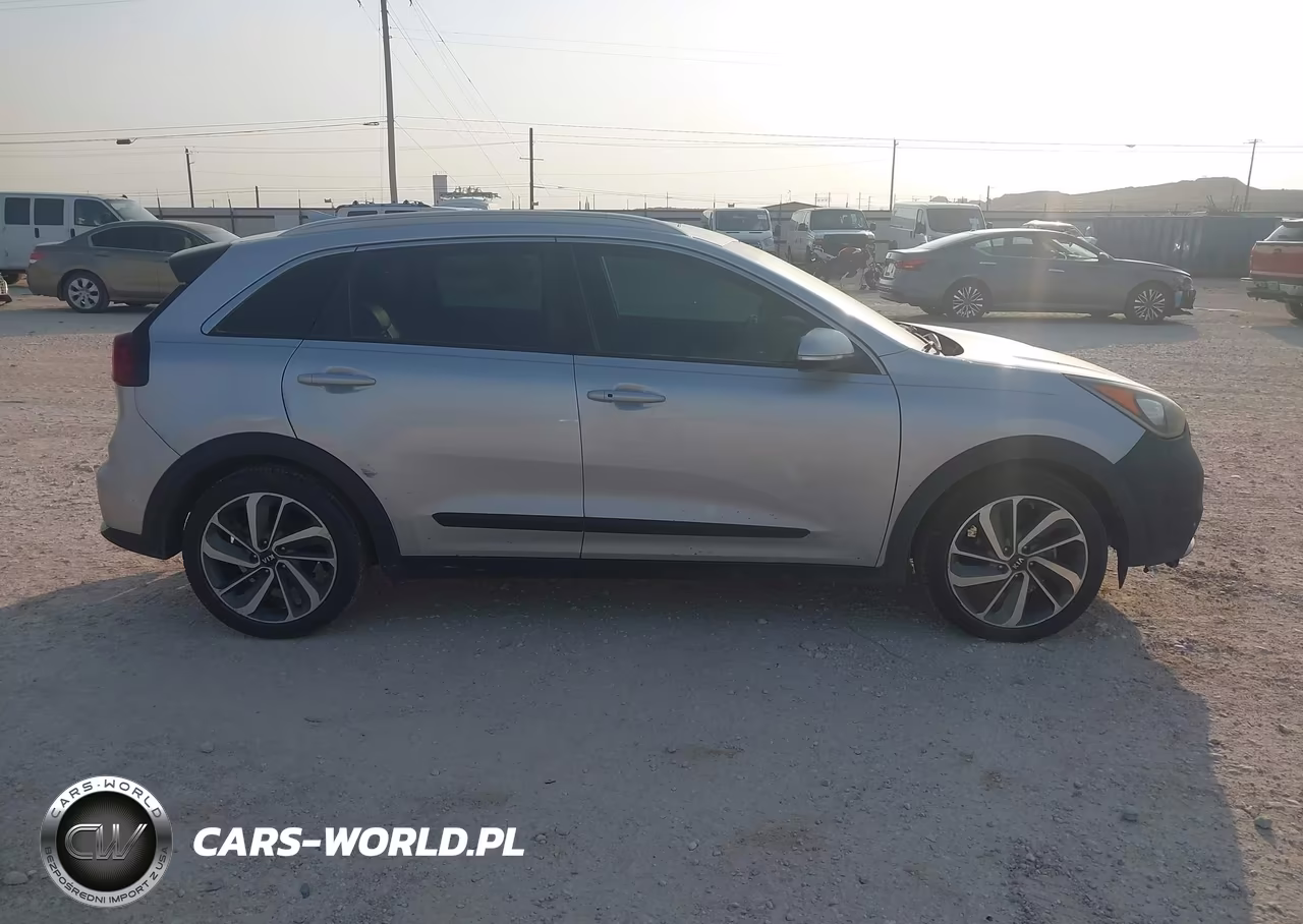 2019 Kia Niro Touring VIN:KNDCE3LC5K5216003 - 13