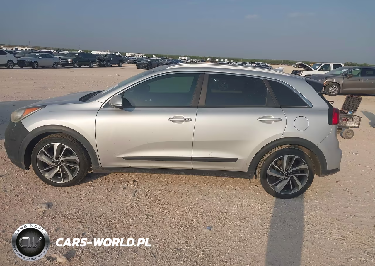 2019 Kia Niro Touring VIN:KNDCE3LC5K5216003 - 14