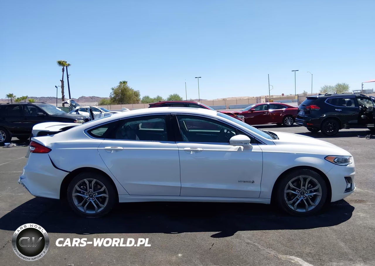 2019 Ford Fusion Hybrid Titanium VIN:3FA6P0RU1KR176477 - 14