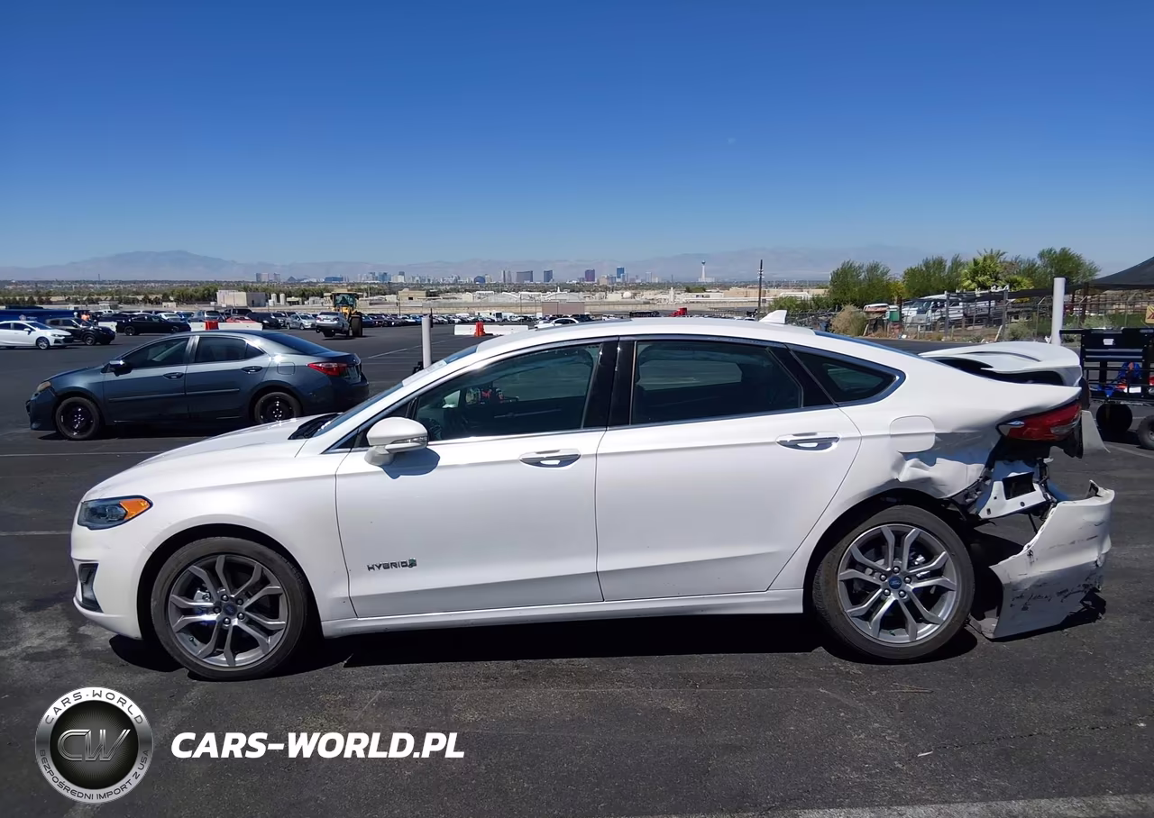2019 Ford Fusion Hybrid Titanium VIN:3FA6P0RU1KR176477 - 15