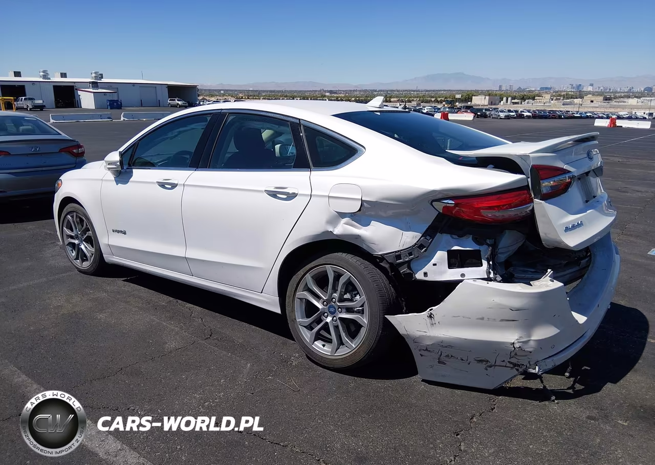 2019 Ford Fusion Hybrid Titanium VIN:3FA6P0RU1KR176477 - 3