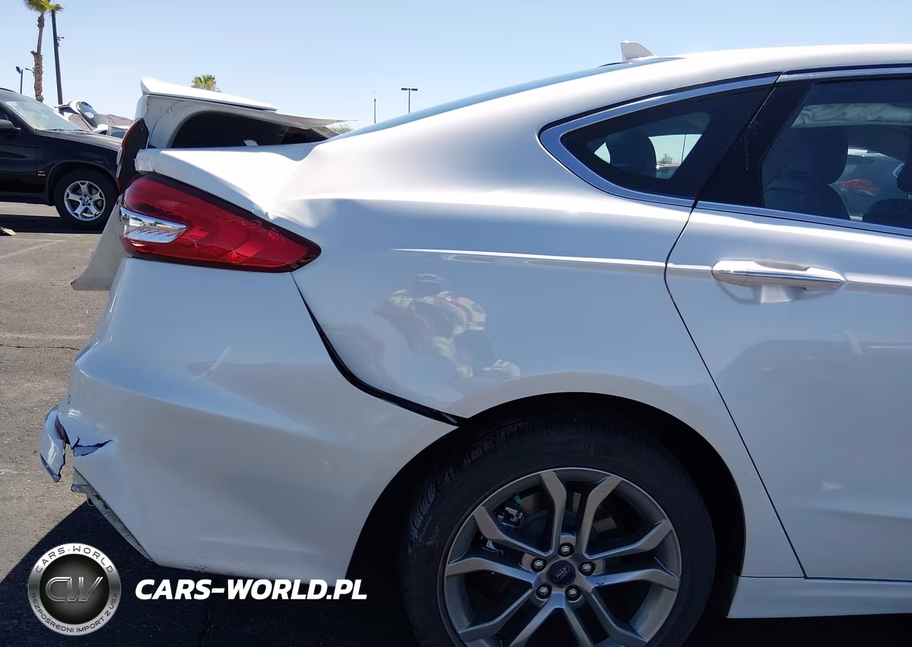2019 Ford Fusion Hybrid Titanium VIN:3FA6P0RU1KR176477 - 6