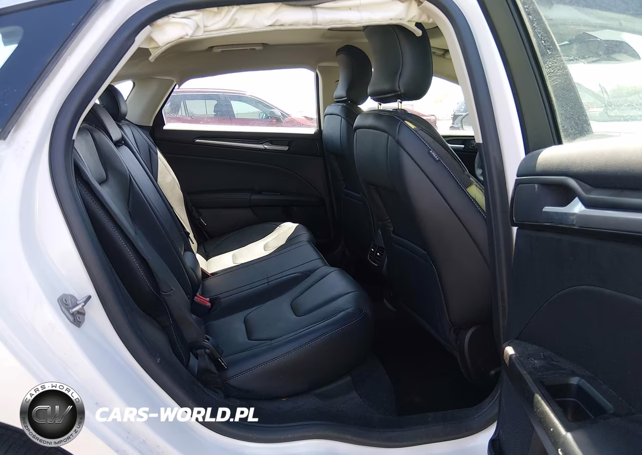 2019 Ford Fusion Hybrid Titanium VIN:3FA6P0RU1KR176477 - 8