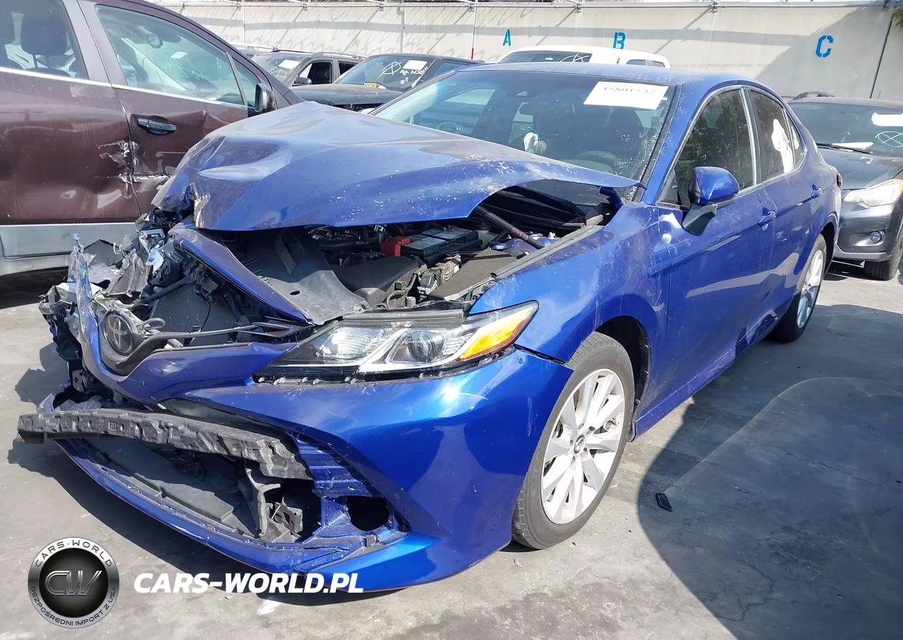2018 Toyota Camry Le VIN:4T1B11HK5JU591403 - 2