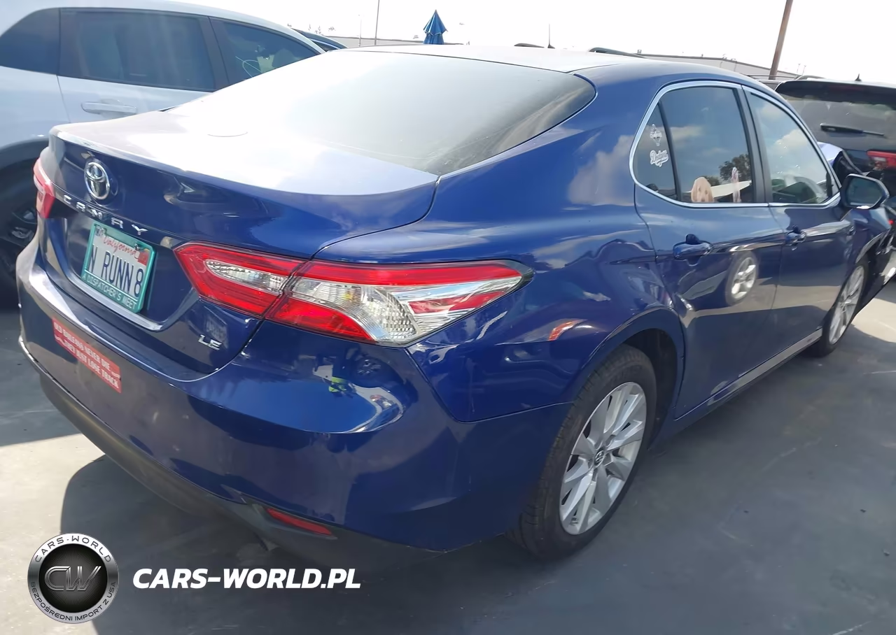 2018 Toyota Camry Le VIN:4T1B11HK5JU591403 - 4