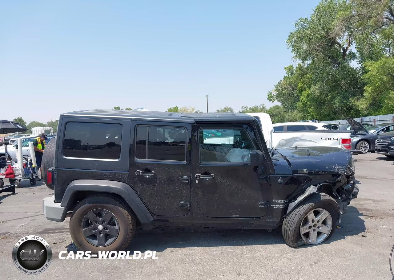 2014 Jeep Wrangler Unlimited Sport VIN:1C4BJWDG9EL313960 - 13