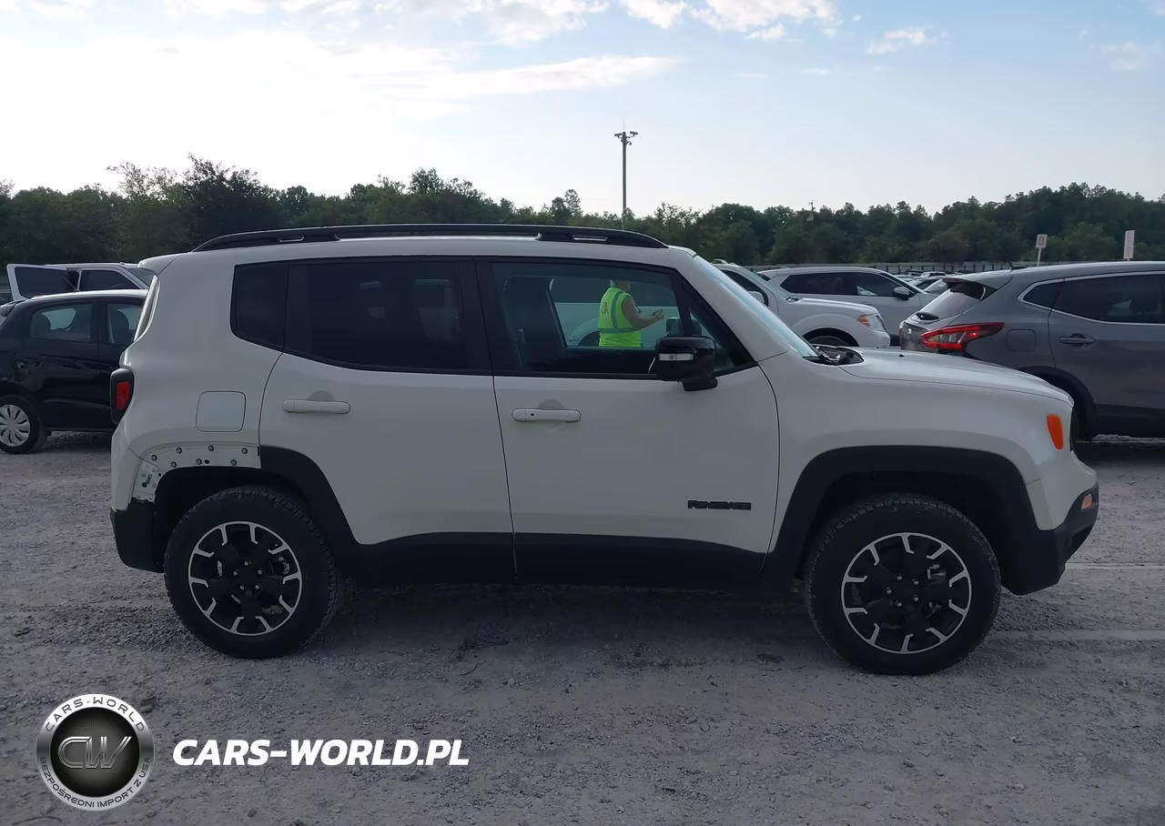 2023 Jeep Renegade Upland 4X4 VIN:ZACNJDB14PPP71188 - 13