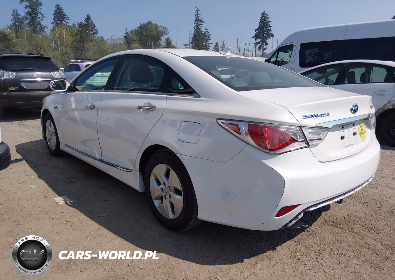 2011 Hyundai Sonata Hybrid VIN:KMHEC4A49BA002215 - 3