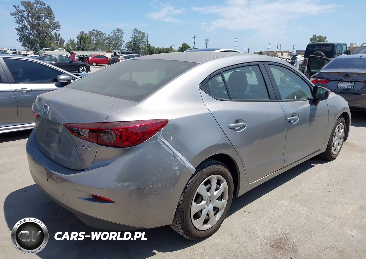 2015 Mazda Mazda3 I Sport VIN:3MZBM1U70FM197975 - 4