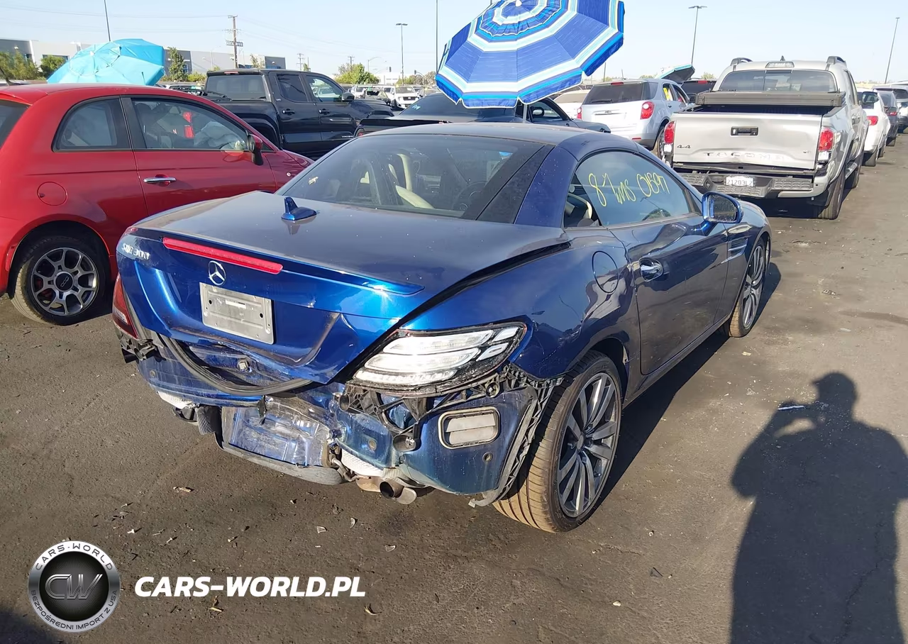 2017 Mercedes-Benz Slc 300 VIN:WDDPK3JA5HF138052 - 4