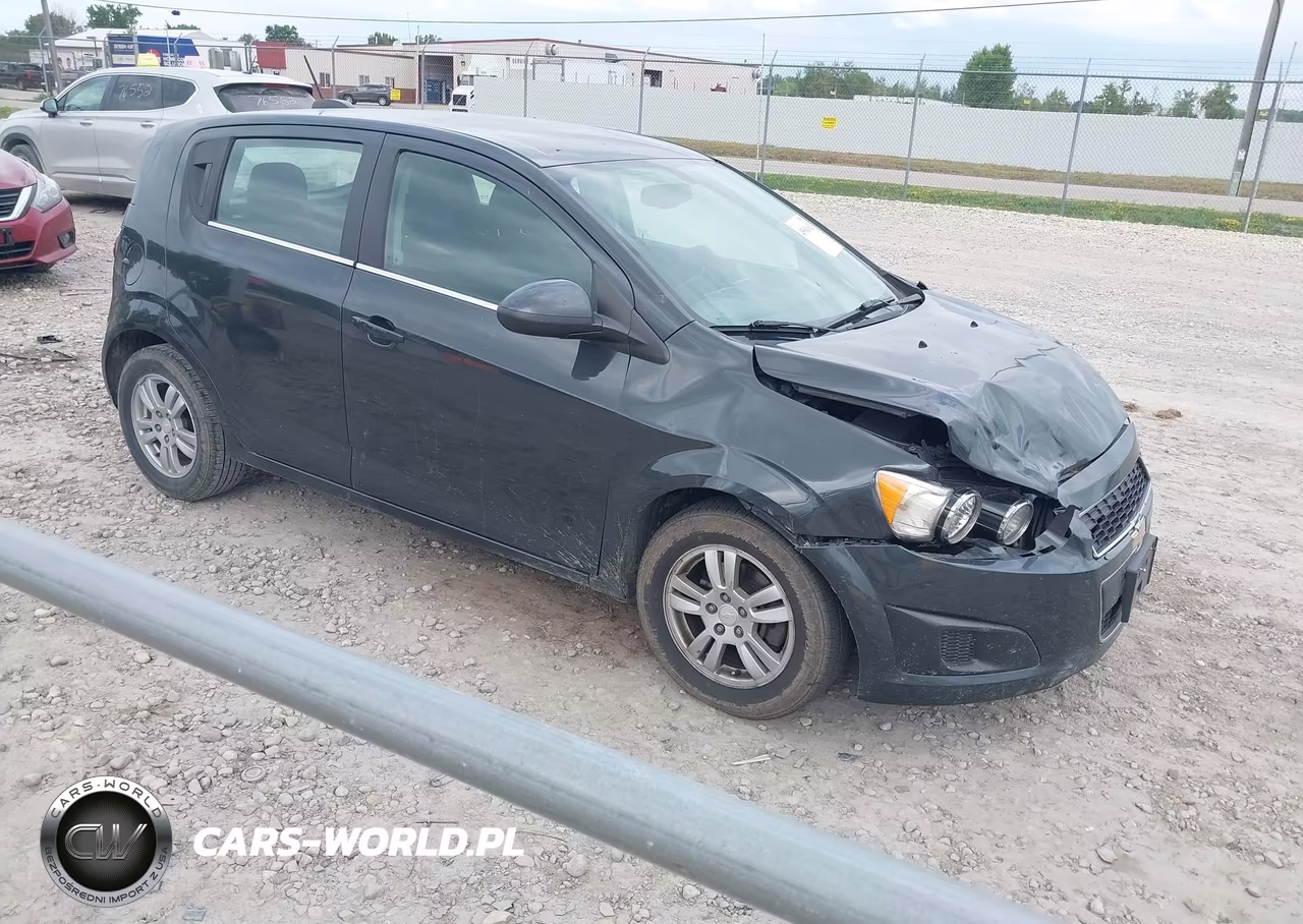 2015 Chevrolet Sonic Lt Auto – zdjęcie 1 z 12