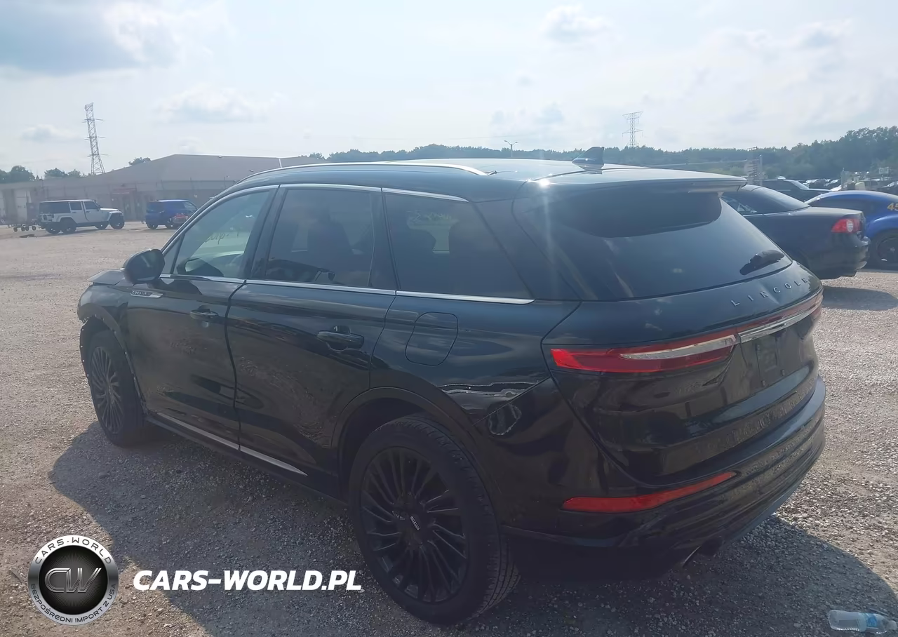 2021 Lincoln Corsair Reserve VIN:5LMCJ2D97MUL14377 - 3